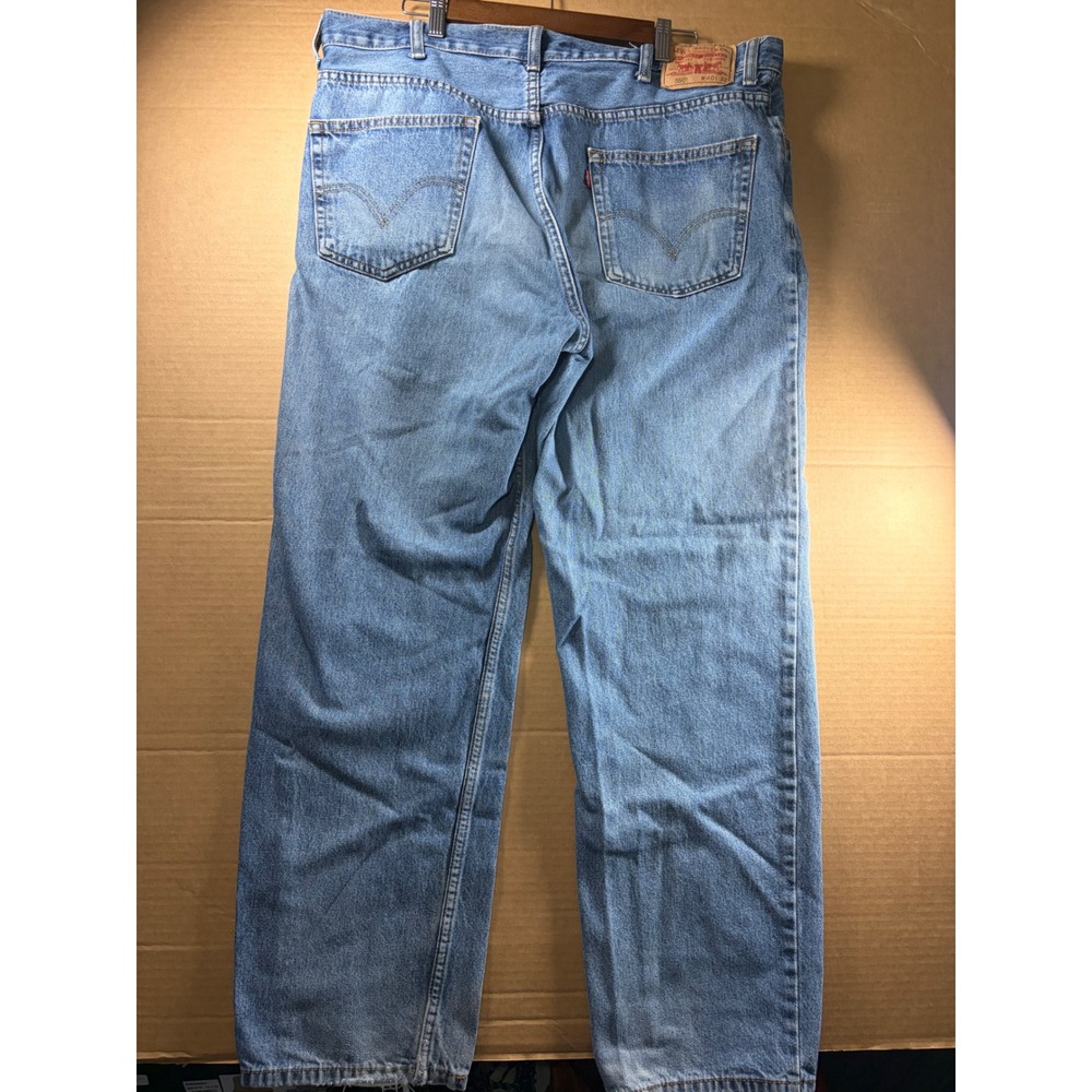Levi's 550 Jeans Mens 40x30 Blue Relaxed Fit Tapered Leg Denim Pants - Picture 2 of 8